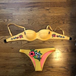 Traingl yellow bikini with embroidered flowers